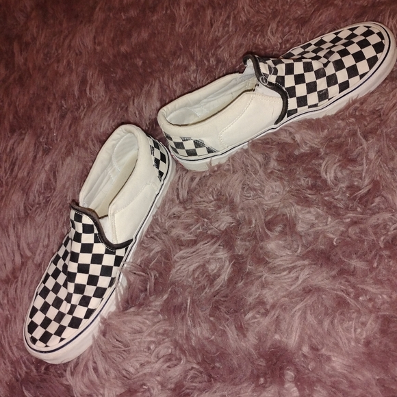 Men's Checkered Slip-On Vans - Picture 2 of 6